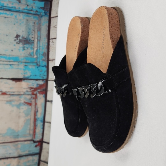 Vionic Georgie Black Suede Mule - Picture 4 of 6